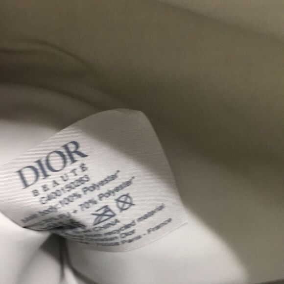 Christian Dior Beauty | Dior | Trousse Cosmetic Pouch Light Gray - Picture 10 of 16